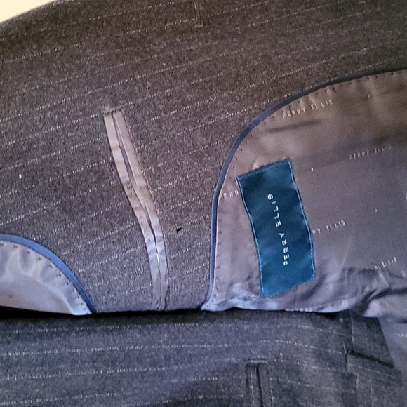 Mens suit - Picture 3 of 3